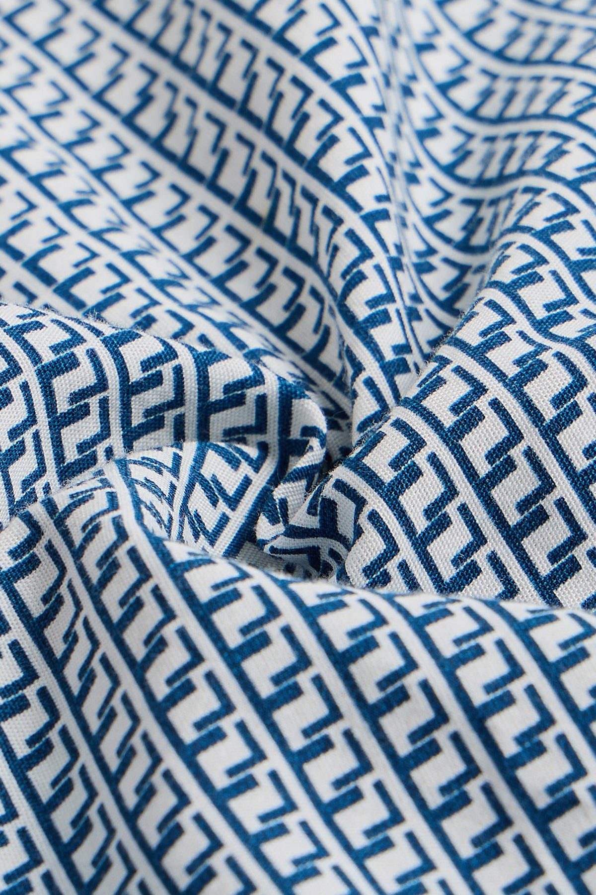 Men’s Gradient Print Shirt