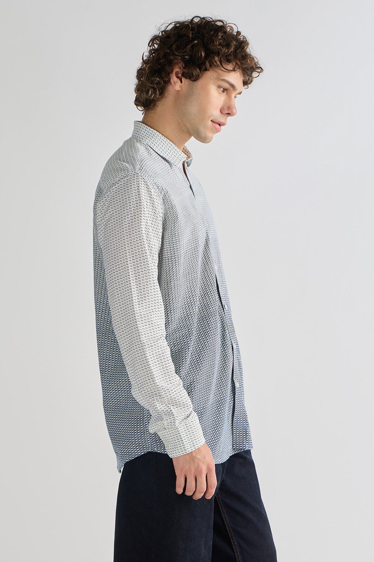 Men’s Gradient Print Shirt